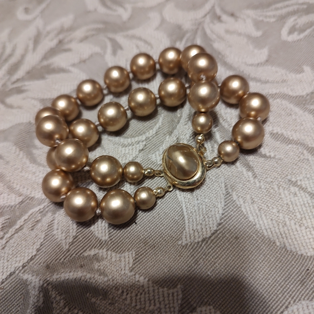 ⚜️ Stunning RARE Vintage Rich Champagne Gold Double Strand Pearl Bracele… - Picture 3 of 6